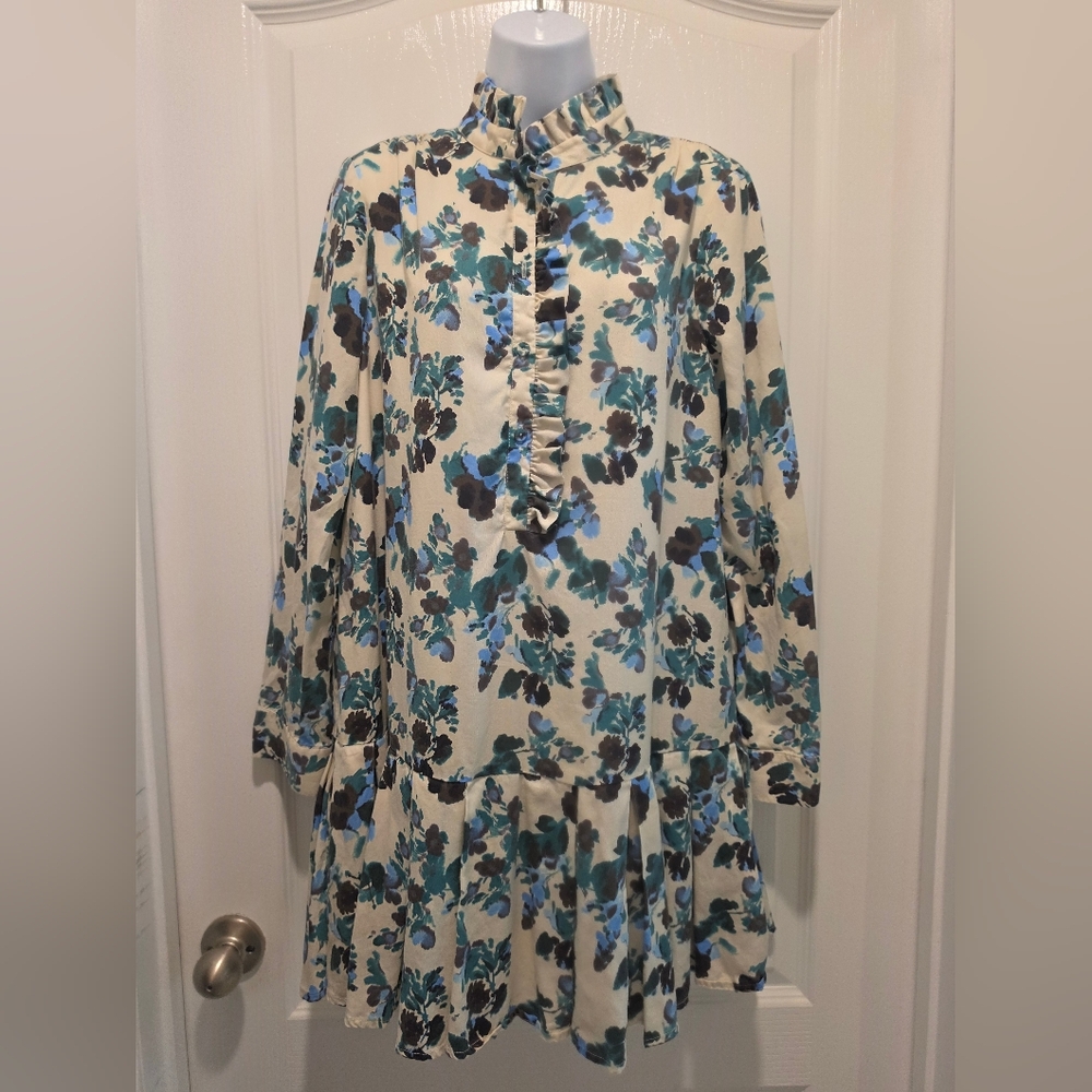 Tuckernuck Tate Dress in the Budding Bluebell print Medium Floral Blue Black